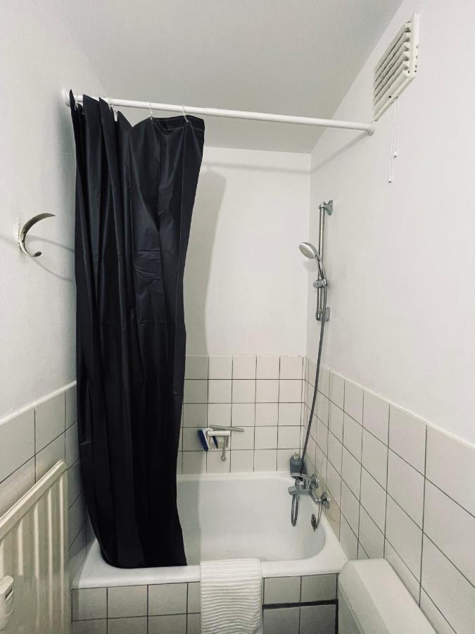 דירות בריסל Cozy Studio Near Center מראה חיצוני תמונה